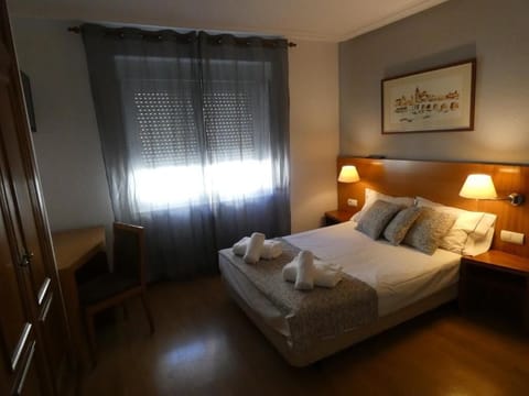 Traditional Double or Twin Room | Hypo-allergenic bedding, desk, laptop workspace, free WiFi