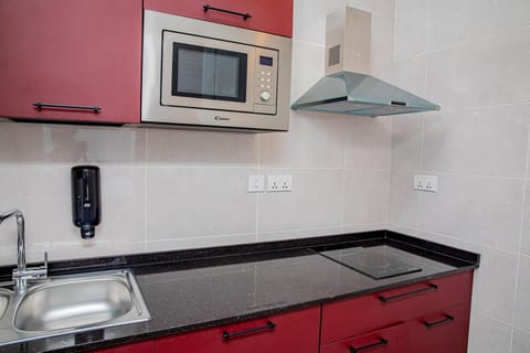 Single Room | Private kitchen | Full-size fridge, microwave