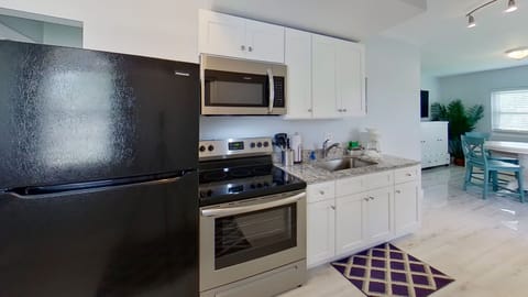 Condo, 2 Bedrooms, Patio (waterview) | Private kitchen | Fridge, microwave, coffee/tea maker, paper towels