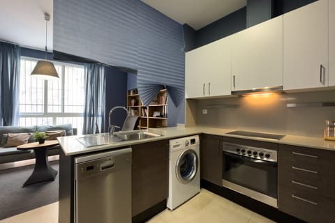 1 Bedroom Apartment | Private kitchen | Full-size fridge, microwave, stovetop, coffee/tea maker