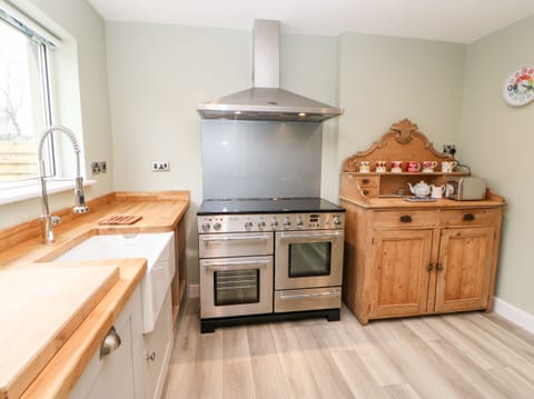 Fridge, dishwasher, electric kettle, toaster