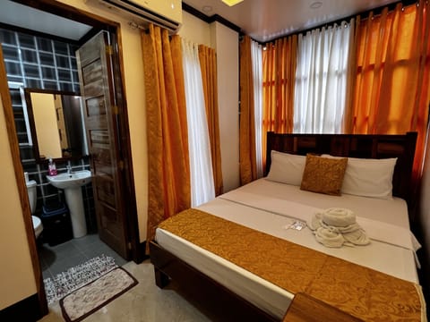 Double Room | Free WiFi, bed sheets