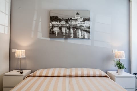 Minibar, in-room safe, desk, free cribs/infant beds