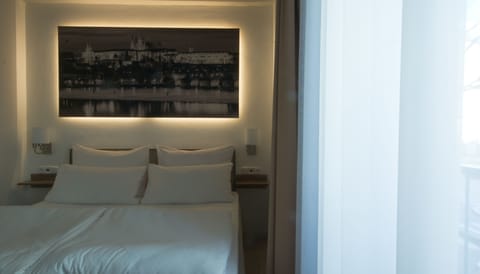 Classic Double Room | Minibar, desk, soundproofing, free WiFi