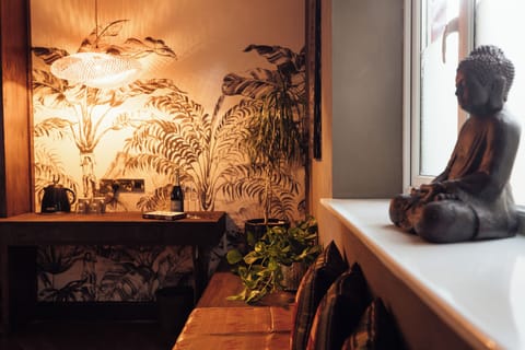 Luxury Double Room | Hypo-allergenic bedding, individually furnished, desk, soundproofing