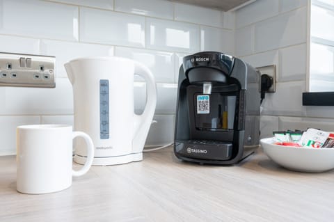 Coffee/tea maker, electric kettle