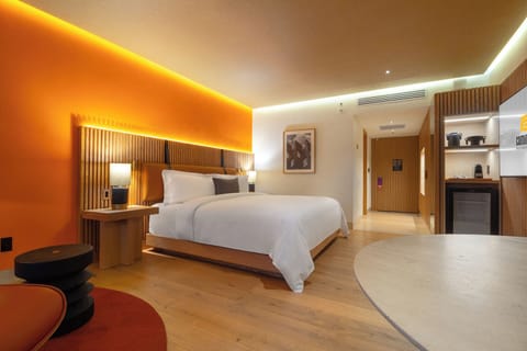 Junior Suite Superior | Premium bedding, minibar, in-room safe, desk