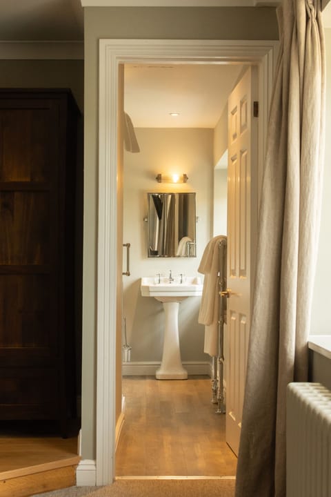 Suite, Ensuite | Bathroom