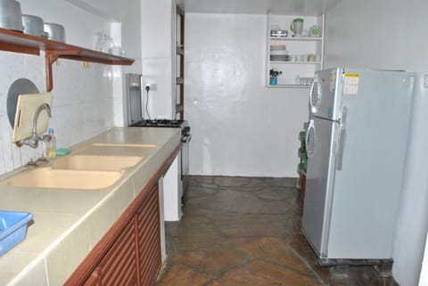 Fridge, cookware/dishes/utensils