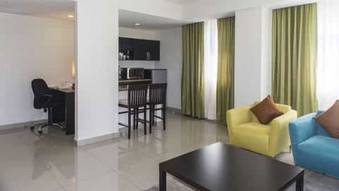 Down comforters, in-room safe, desk, blackout drapes