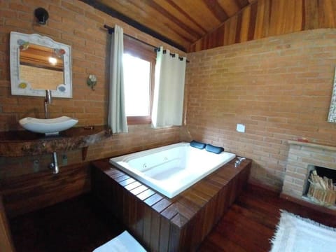 Luxury Double Room | Minibar, blackout drapes, bed sheets