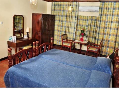 Standard Double or Twin Room | Individually furnished, desk, laptop workspace, iron/ironing board