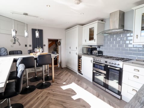 Fridge, dishwasher, electric kettle, toaster