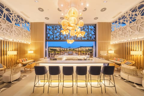 2 bars/lounges, poolside bar
