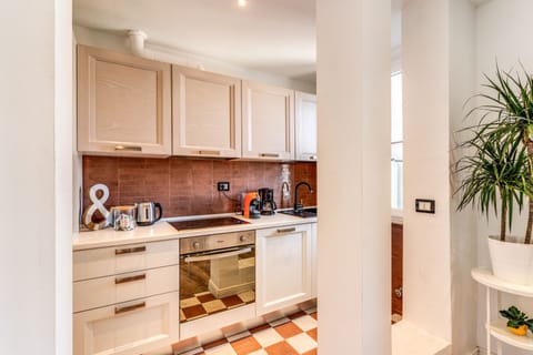 Luxury Apartment | Private kitchen | Full-size fridge, microwave, oven, stovetop