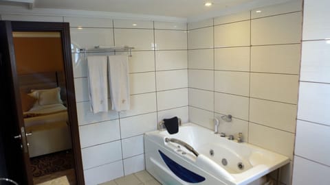 Standard Single Room | Bathroom | Slippers