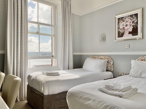 Standard Twin Room, 2 Twin Beds, Sea View | Desk, laptop workspace, free WiFi, bed sheets