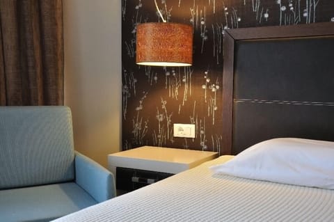 Standard Room | Premium bedding, minibar, in-room safe, individually furnished