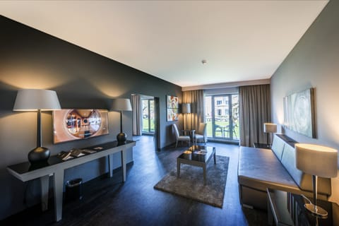 Junior Suite | Living room | LCD TV