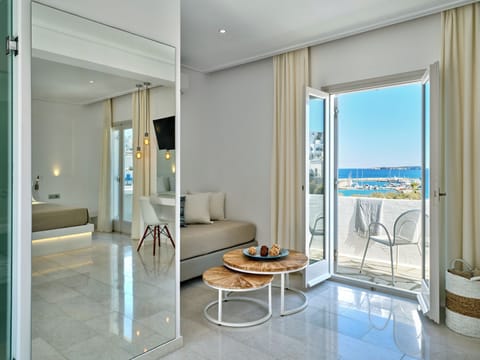 Panoramic Suite (Penthouse) | Premium bedding, in-room safe, iron/ironing board, travel crib