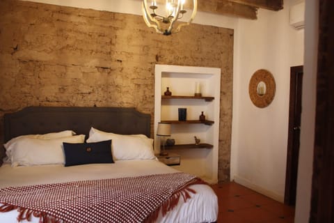 Deluxe Room | 1 bedroom, down comforters, free WiFi, bed sheets