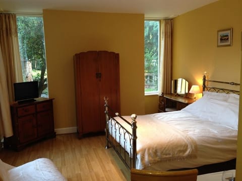 Studio, Private Bathroom, Garden View (GroundFloor-Self catering) | 1 bedroom