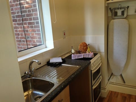 Studio, Private Bathroom, Garden View (GroundFloor-Self catering) | Private kitchen