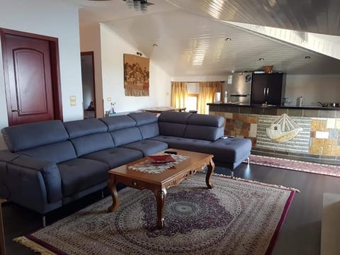Apartment with Sea View | Living area