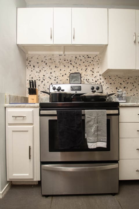 House | Private kitchen | Fridge, microwave, oven, electric kettle