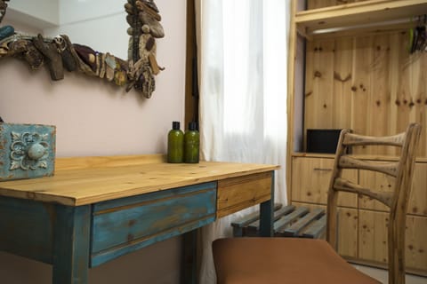 Comfort Double Room | Egyptian cotton sheets, premium bedding, iron/ironing board, free WiFi