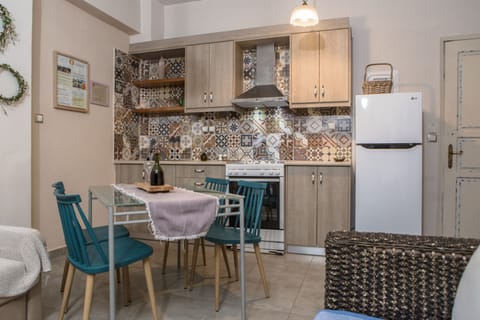 Classic Apartment | Private kitchen | Fridge, coffee/tea maker, electric kettle, toaster