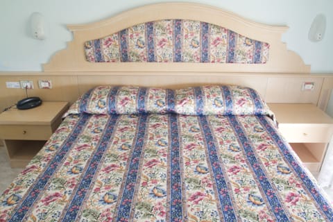 Desk, laptop workspace, free WiFi