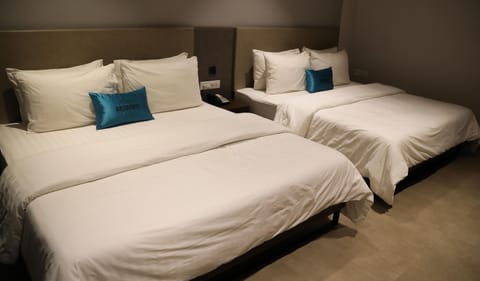 Family Suite | Egyptian cotton sheets, premium bedding, Select Comfort beds, minibar