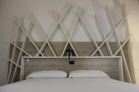 Business Double Room Single Use | Desk, laptop workspace, free WiFi