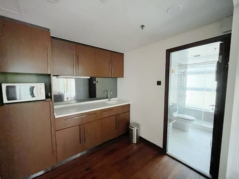 Senior Apartment, 1 Bedroom, City View | Individually decorated, individually furnished, desk, laptop workspace