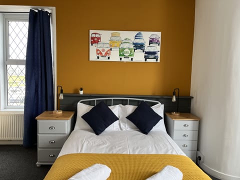 Standard Double Room | Free WiFi, bed sheets