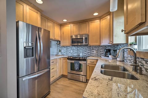 Apartment (2 Bedrooms) | Private kitchen | Dishwasher, highchair, paper towels