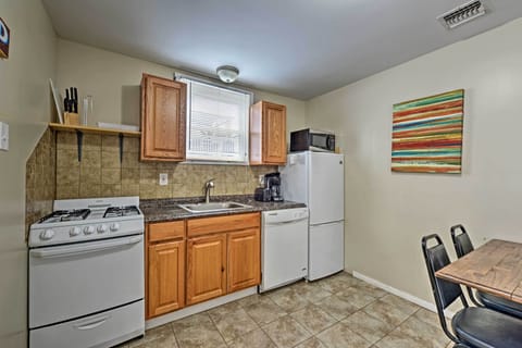 Cottage (2 Bedrooms) | Private kitchen | Microwave, oven, stovetop, blender