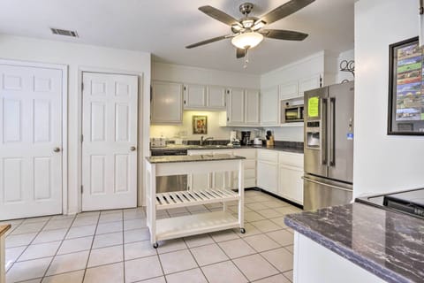 House (4 Bedrooms) | Private kitchen | Microwave, oven, stovetop, dishwasher