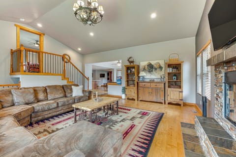 House (4 Bedrooms) | Front of property