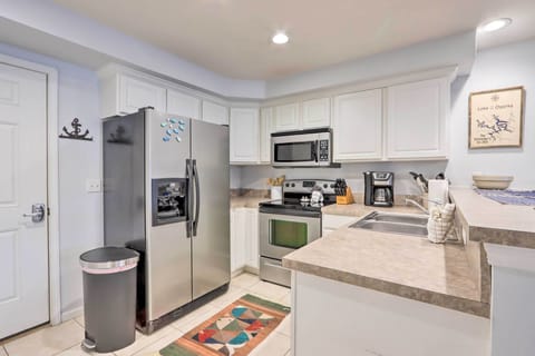 Apartment (2 Bedrooms) | Private kitchen | Microwave, oven, stovetop, dishwasher