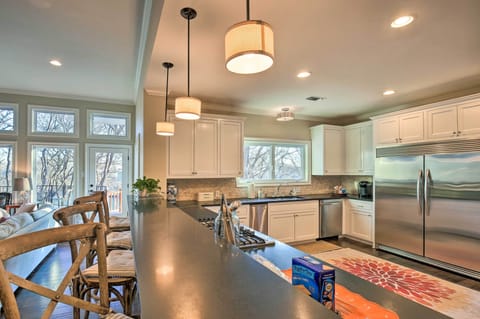 House (5 Bedrooms) | Interior