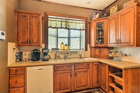 House (4 Bedrooms) | Private kitchen | Microwave, oven, stovetop, dishwasher