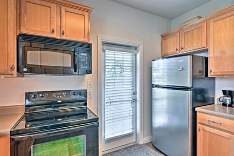 House (2 Bedrooms) | Private kitchen | Microwave, oven, stovetop, dishwasher