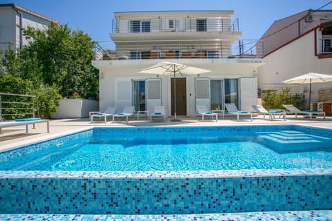 Villa | 4 bedrooms, soundproofing