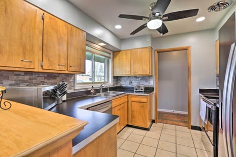 House (2 Bedrooms) | Private kitchen | Microwave, oven, stovetop, dishwasher