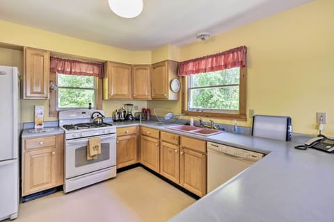 House (3 Bedrooms) | Private kitchen | Microwave, oven, stovetop, dishwasher