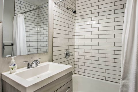 House (2 Bedrooms) | Bathroom