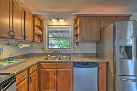 House (2 Bedrooms) | Private kitchen | Microwave, oven, stovetop, dishwasher