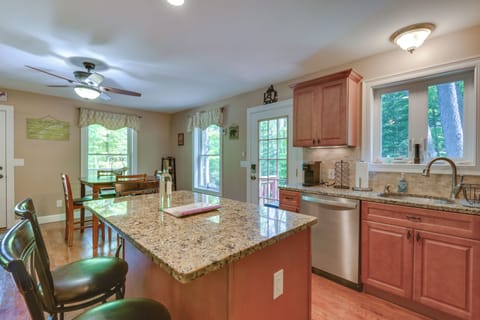 House (3 Bedrooms) | Private kitchen | Microwave, oven, stovetop, dishwasher